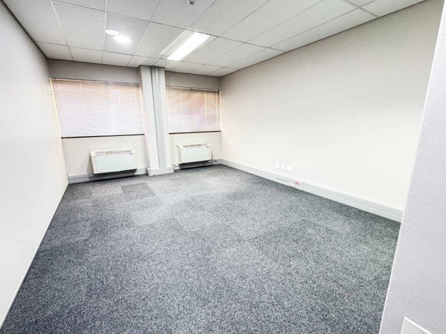 To Let Commercial Property for Rent in Mowbray Western Cape